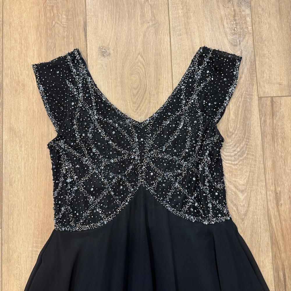 NWT πJ KARAπ BEADED BODICE CHIFFON EVENING DRESS BLACK / SILVER SZ 10 - Picture 3 of 9